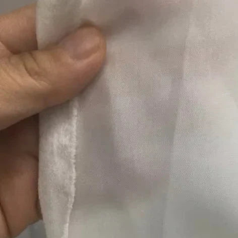 Weißer halbtransparenter Voile Vorhang