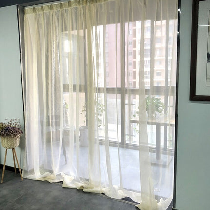 Schimmernde Gardine mit feinem Glitzereffekt