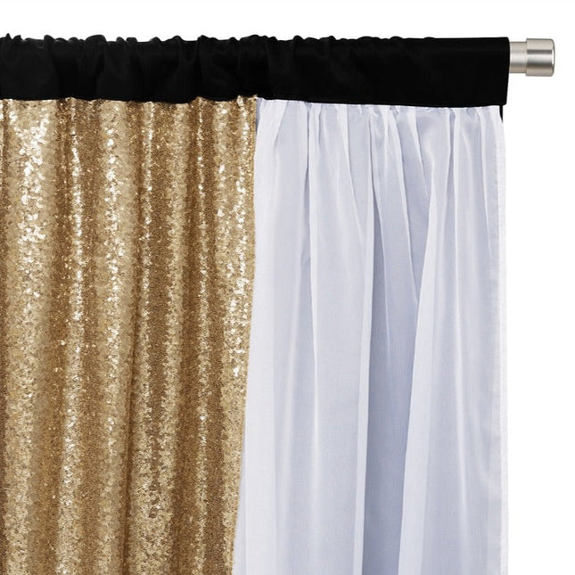 Verdunkelungsvorhang mit silbernen Pailletten