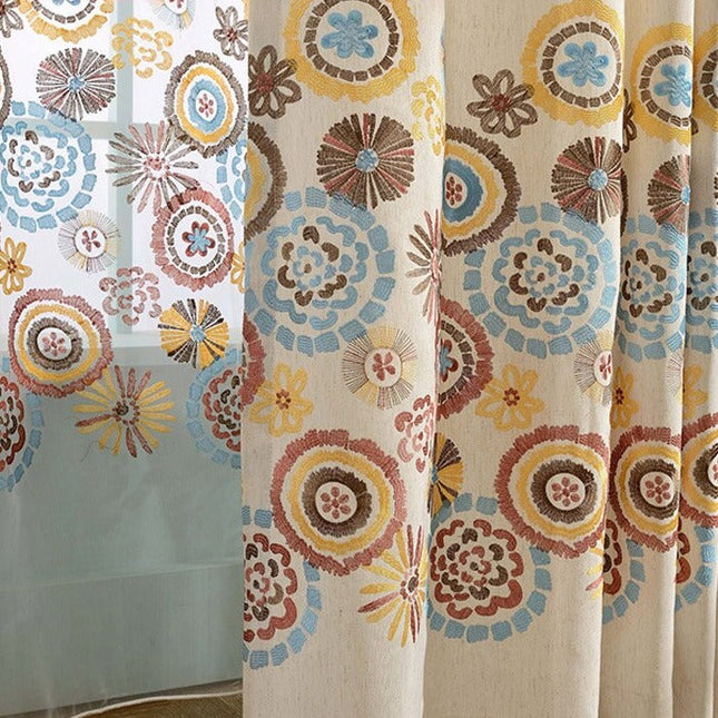 Vorhang im Boho-Stil mit Bordüre