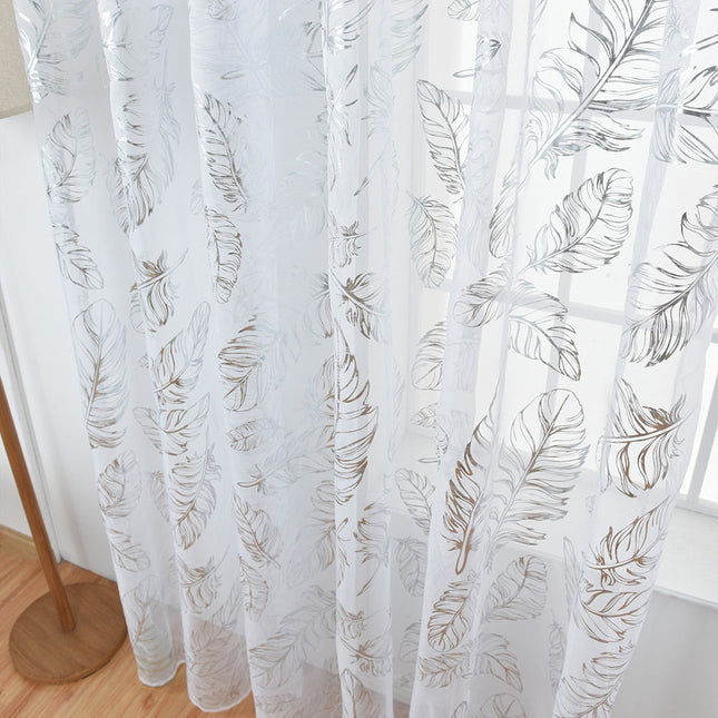 Voile Vorhang mit goldenem Federmuster