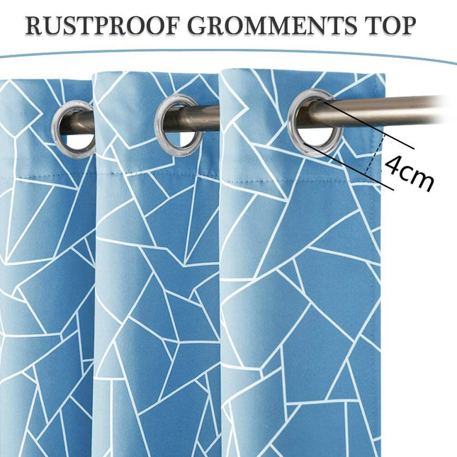 Blickdichter Vorhang mit grafischem Muster