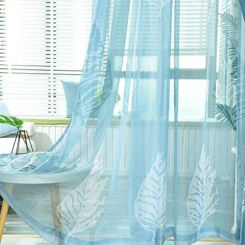 Leichte Gardine mit modernem Farnmuster