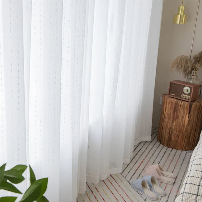 Voile-Gardine mit feiner Punkt-Stickerei