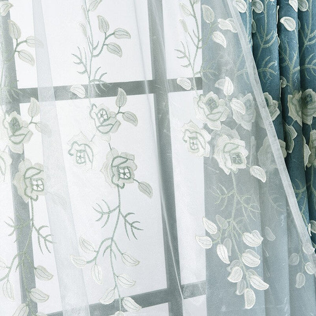 Voile Gardine mit Rosenranken-Stickerei