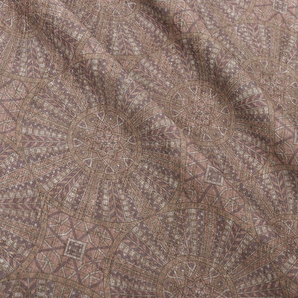 Verdunkelungsvorhang mit geometrischem Muster