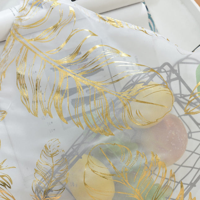 Voile Vorhang mit goldenem Federmuster