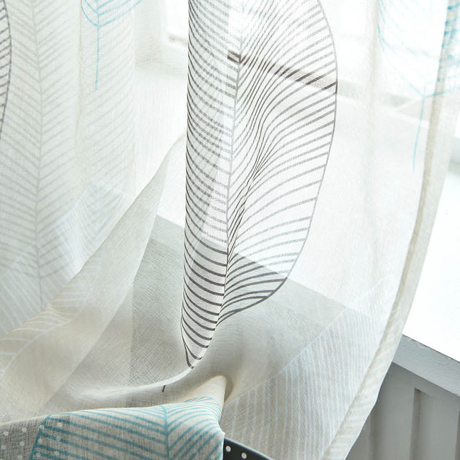Transparente Gardine mit dezentem Blattmuster
