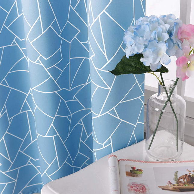 Blickdichter Vorhang mit grafischem Muster