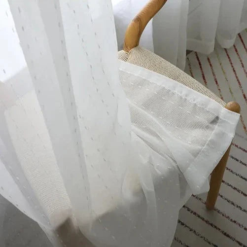 Voile-Gardine mit feiner Punkt-Stickerei