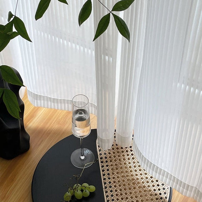 Moderne Plissee-Gardine halbtransparent