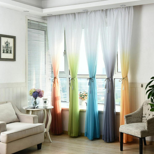 Voile Vorhang mit sanftem Farbverlauf