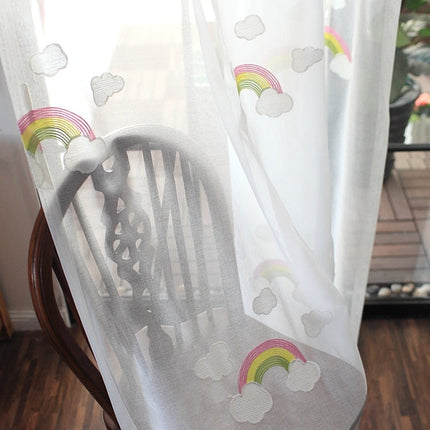 Bestickte Kindergardine mit Regenbogen-Motiv