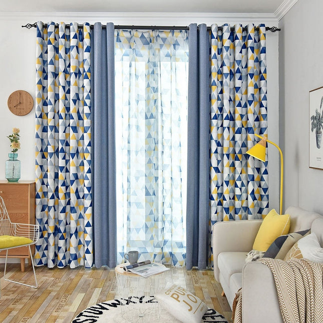 Moderne Gardine mit geometrischem Muster