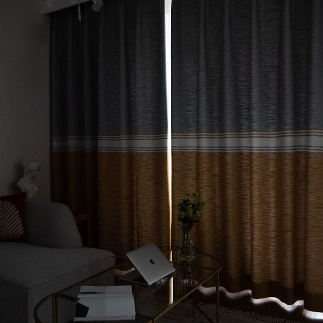 Gestreifter Vorhang in moderner Leinenoptik