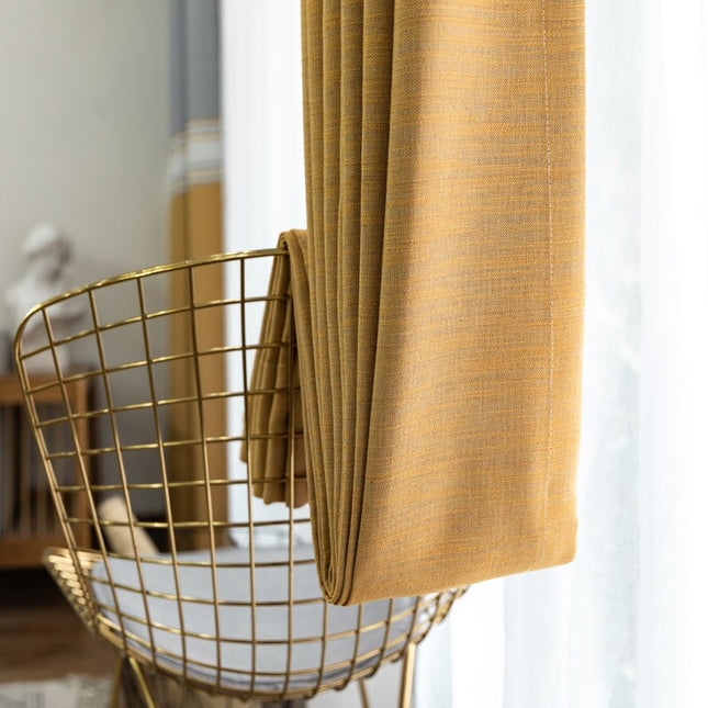 Gestreifter Vorhang in moderner Leinenoptik