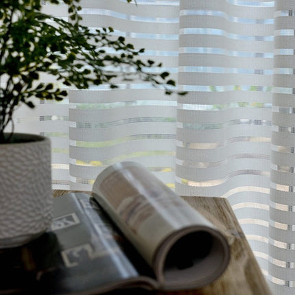 Moderne Gardine mit breiten Blockstreifen