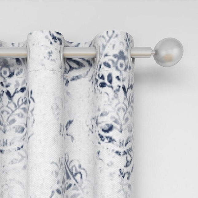 Eleganter Vorhang mit abstraktem Muster