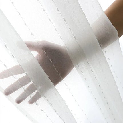 Voile-Gardine mit feiner Punkt-Stickerei