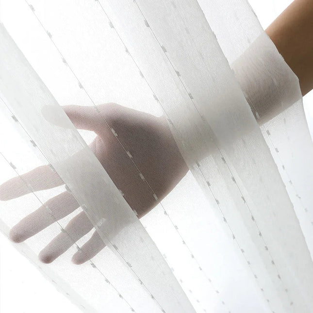 Voile-Gardine mit feiner Punkt-Stickerei