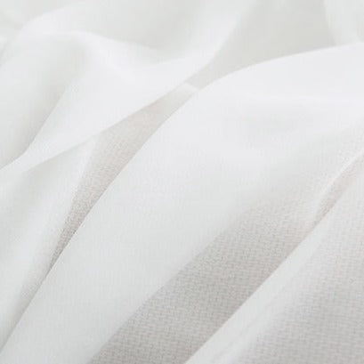 Weißer halbtransparenter Voile Vorhang