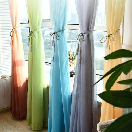 Voile Vorhang mit sanftem Farbverlauf