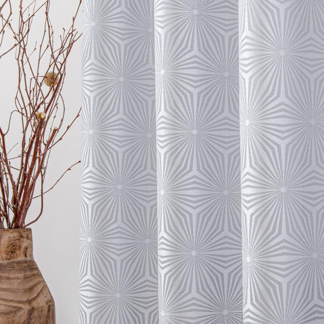 Vorhang Hellgrau mit geometrischem Muster