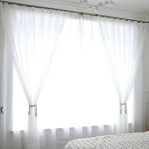 Voile-Gardine mit feiner Punkt-Stickerei