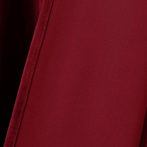 Schwerer Samtvorhang mit praktischen Schlaufen