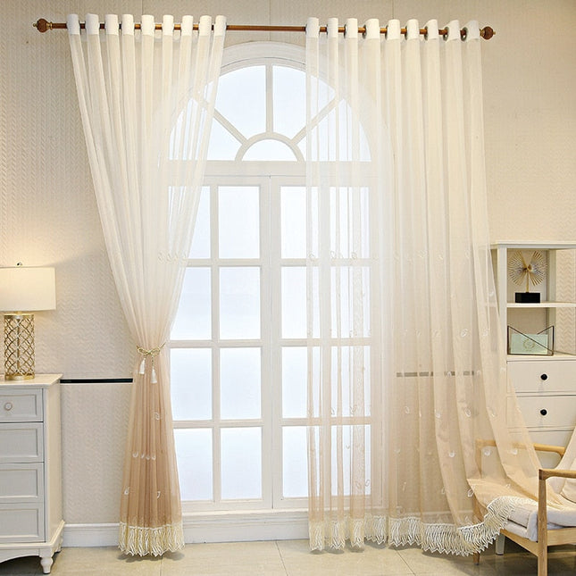 Transparente Gardine mit Fransenborte Boho-Stil