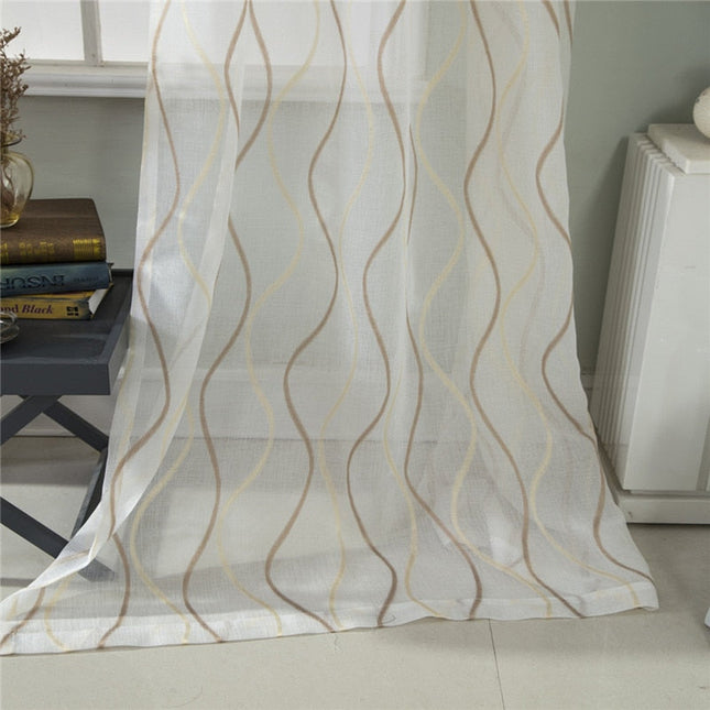 Gardine mit gewelltem Linienmuster modern