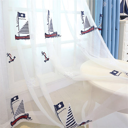 Gardine Comaile mit Segelboot-Stickerei