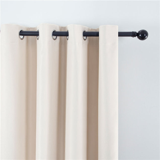 Blickdichter Verdunkelungsvorhang in dezentem Beige