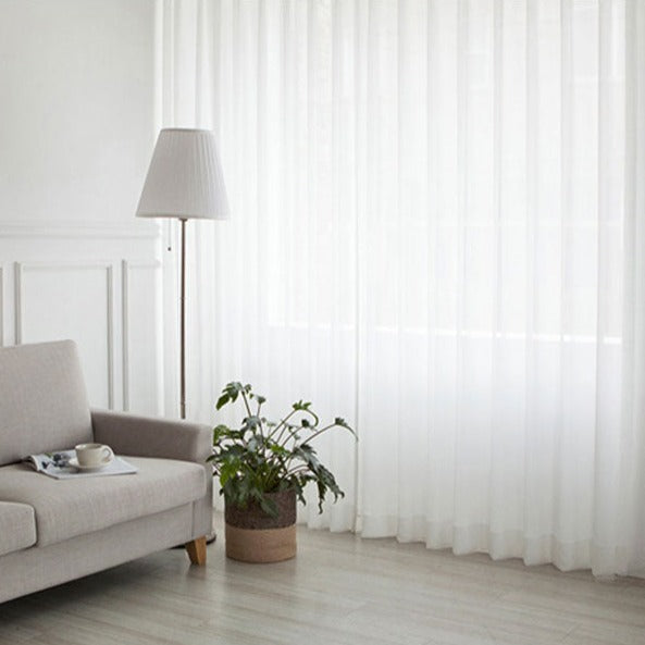 Weißer halbtransparenter Voile Vorhang