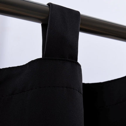 Blickdichter Verdunkelungsvorhang mit praktischen Schlaufen