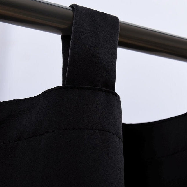 Blickdichter Verdunkelungsvorhang mit praktischen Schlaufen