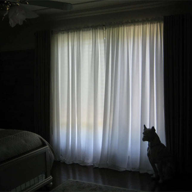 Weißer halbtransparenter Voile Vorhang