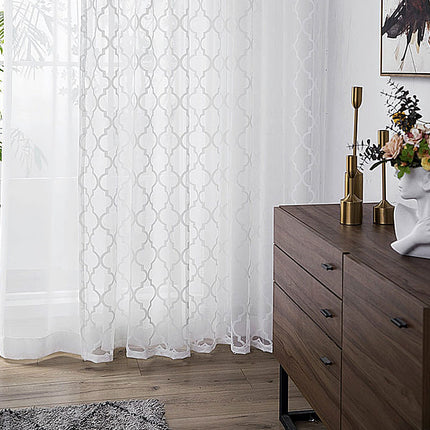 Gardine mit marokkanischem Gittermuster