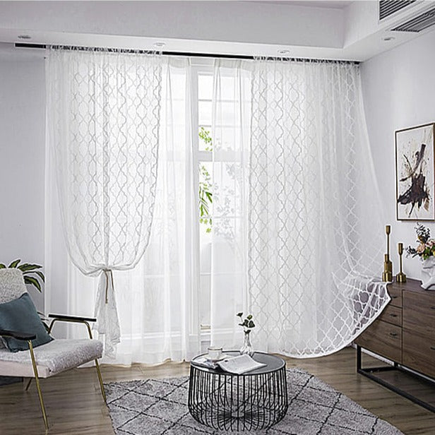 Gardine mit marokkanischem Gittermuster