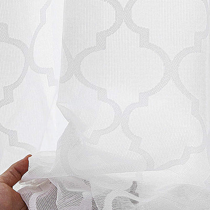 Gardine mit marokkanischem Gittermuster