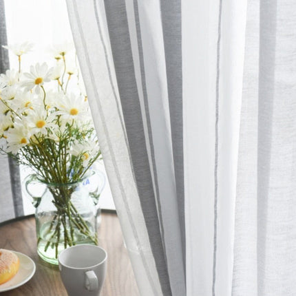 Gardine mit vertikalen Streifen Grau