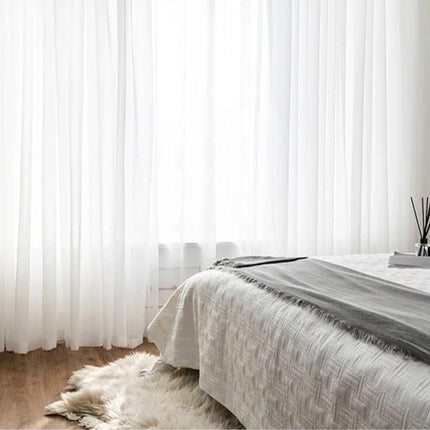 Transparente Gardine in natürlicher Leinenoptik