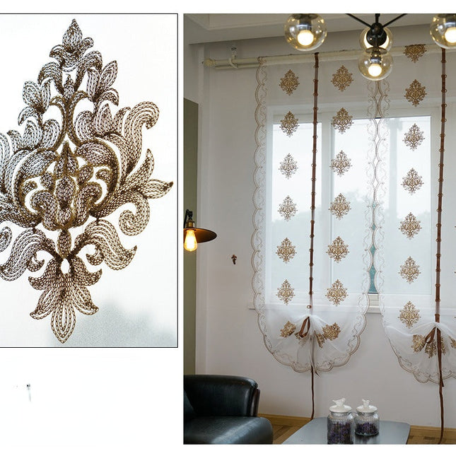 Elegante Raffgardine mit barocker Stickerei