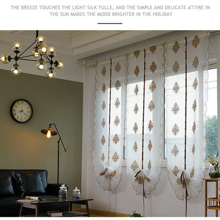 Elegante Raffgardine mit barocker Stickerei