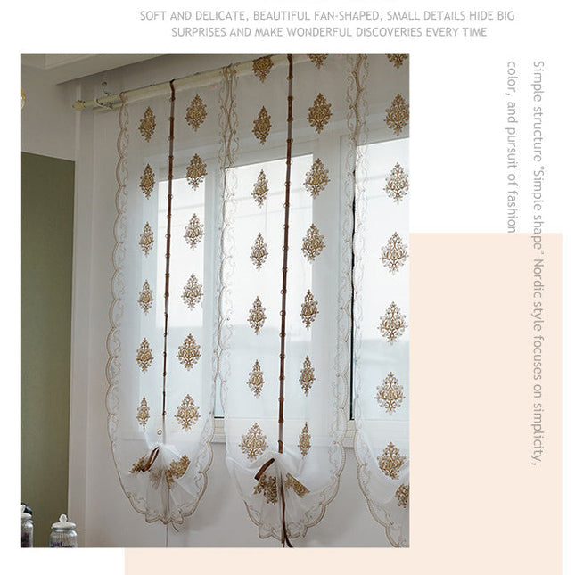 Elegante Raffgardine mit barocker Stickerei