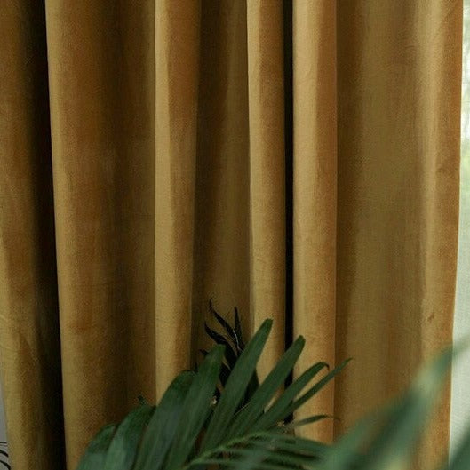 Verdunkelungsvorhang in Ocker mit Samtoptik