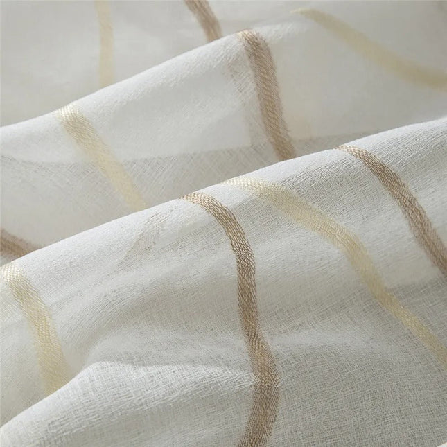 Gardine mit gewelltem Linienmuster modern