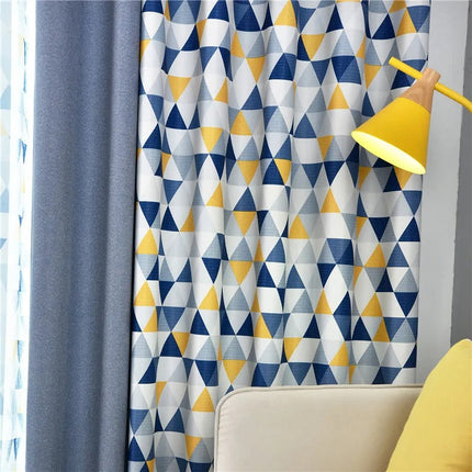Verdunkelungsvorhang mit modernem Dreiecksmuster