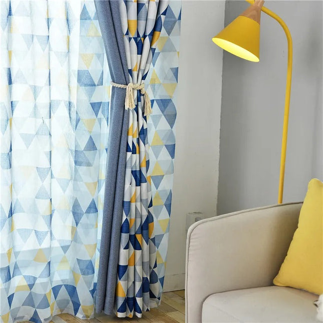 Verdunkelungsvorhang mit modernem Dreiecksmuster