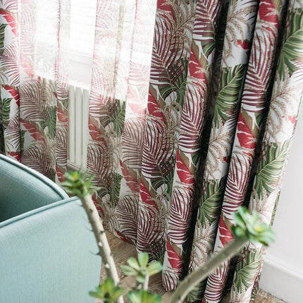 Halbtransparenter Vorhang mit tropischem Muster